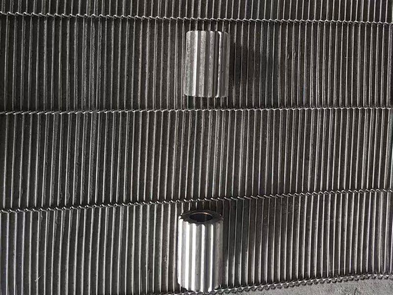 无论具体类型如何，输送网链的核心设计逻辑围绕 “适配性” 展开，具备三大共性优势